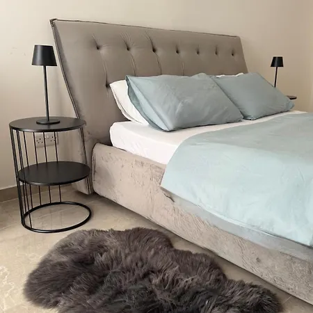 Central Apartment *