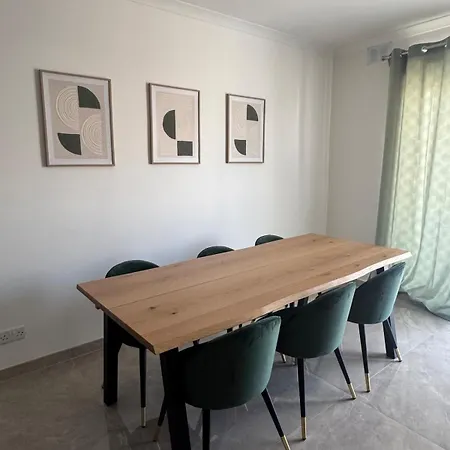 Διαμέρισμα Central Apartment *